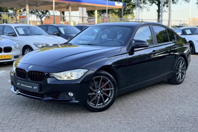 BMW 3-serie 320i High Executive